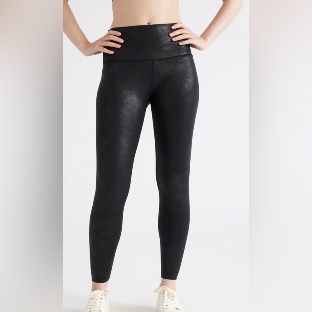 Knix black High Rise Contour Waist Legging size large faux leather